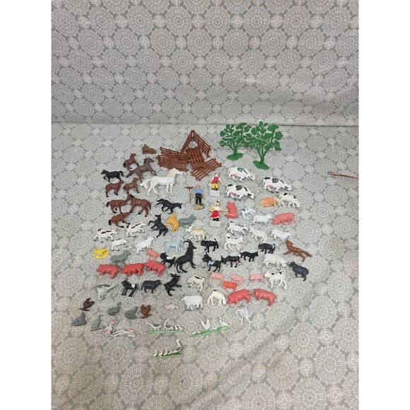 Vintage Plastic Farm Animals Figures Toy Lot Horses Cows Pigs‎ Miniature Playset - Picture 1 of 8